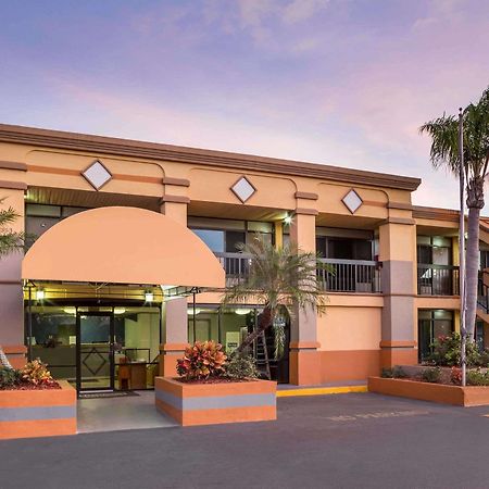 Travelodge By Wyndham Fort Myers North North Fort Myers Exteriör bild