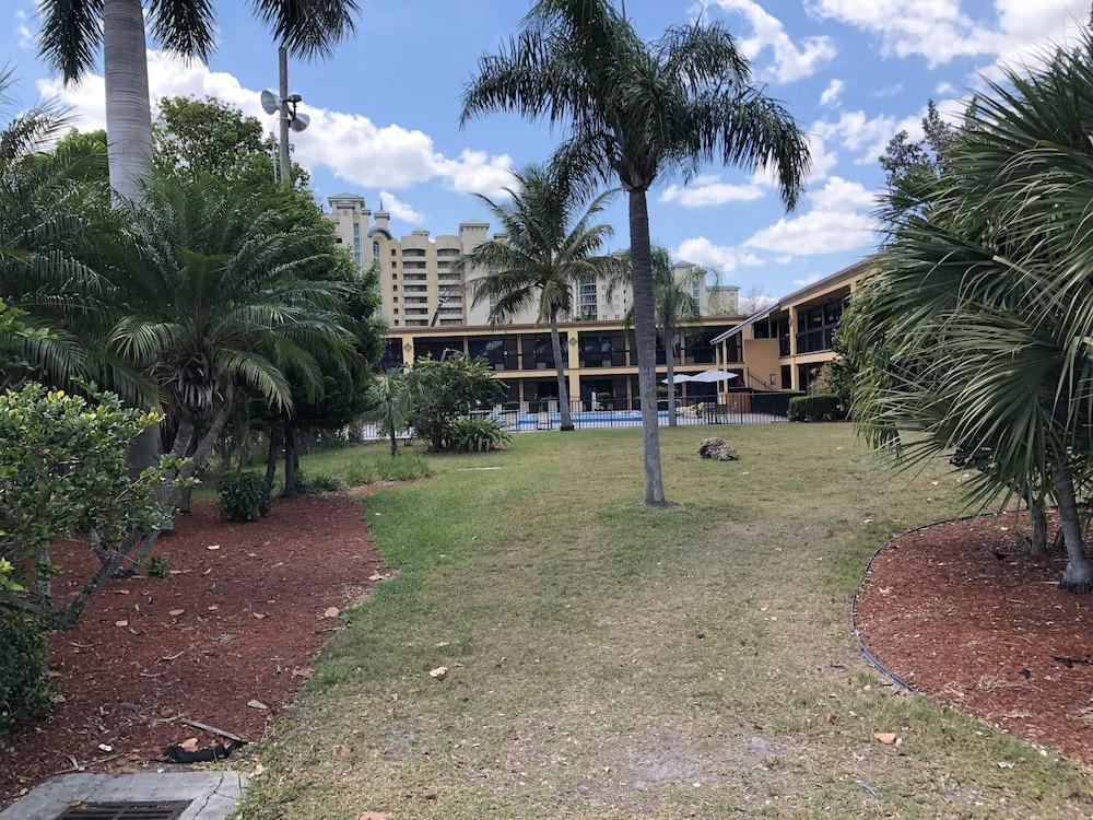 Travelodge By Wyndham Fort Myers North North Fort Myers Exteriör bild